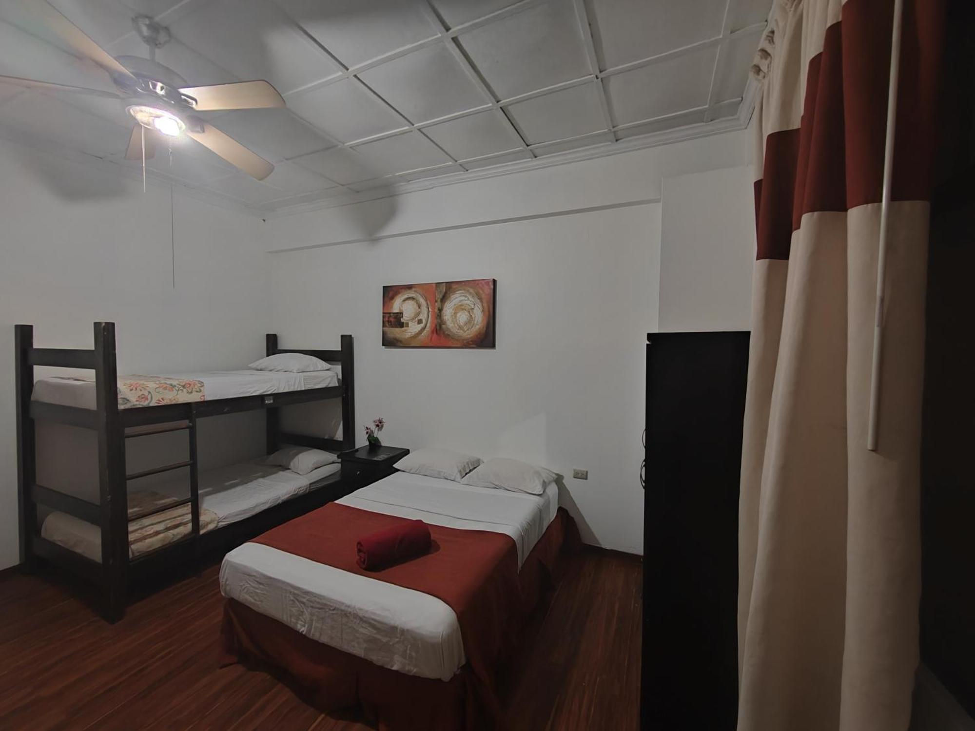 Hotel Casa Colon Сан Хосе Екстериор снимка