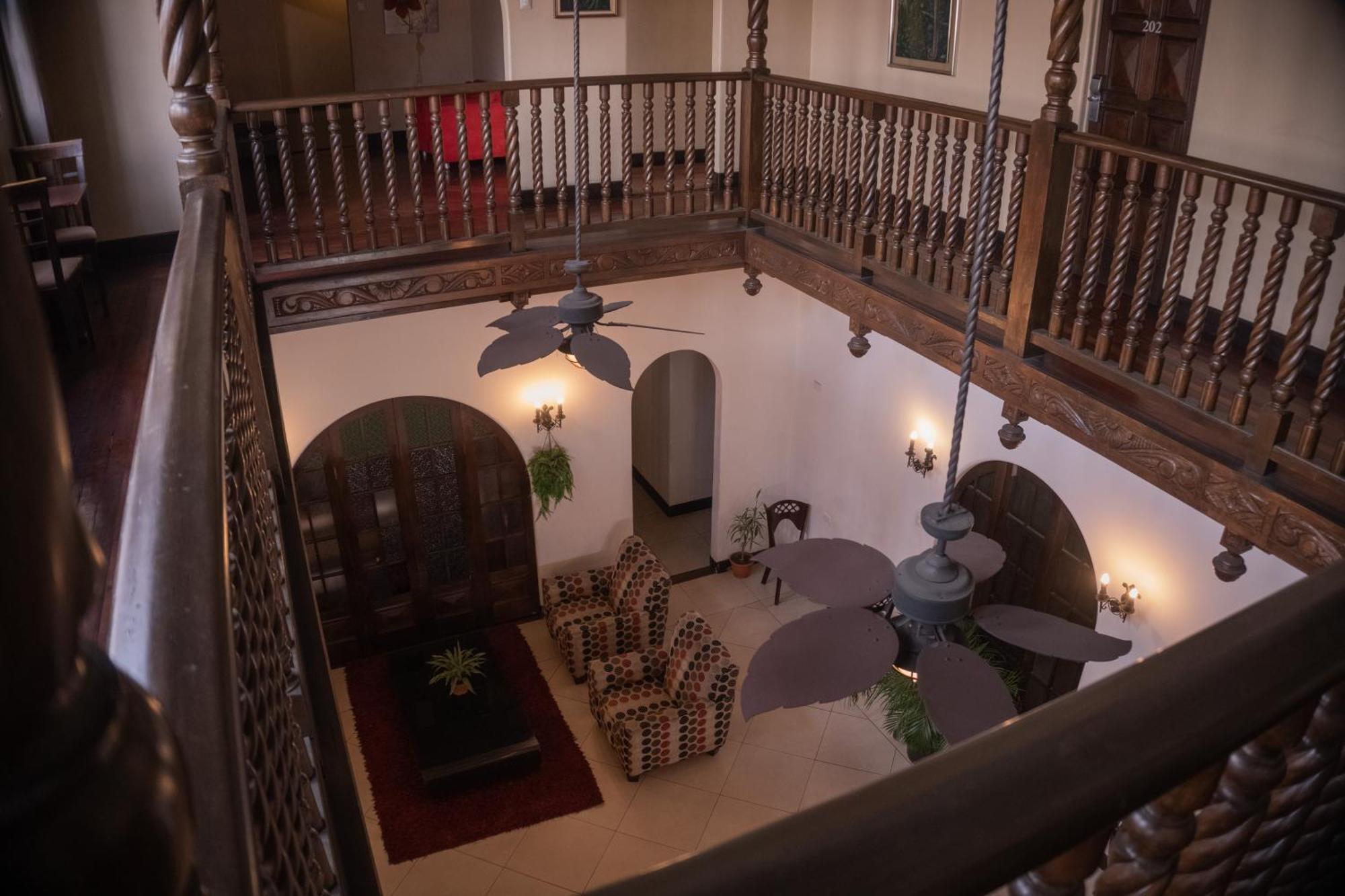 Hotel Casa Colon Сан Хосе Екстериор снимка